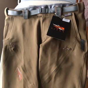 New Sitka Grinder Pant color is “Mud”. Size 34R